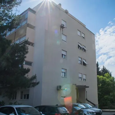 Carmela Apartament
